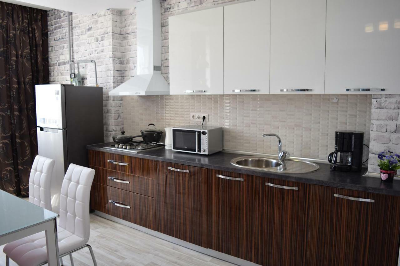 Apartment With Good View In The Center Bishkek Esterno foto
