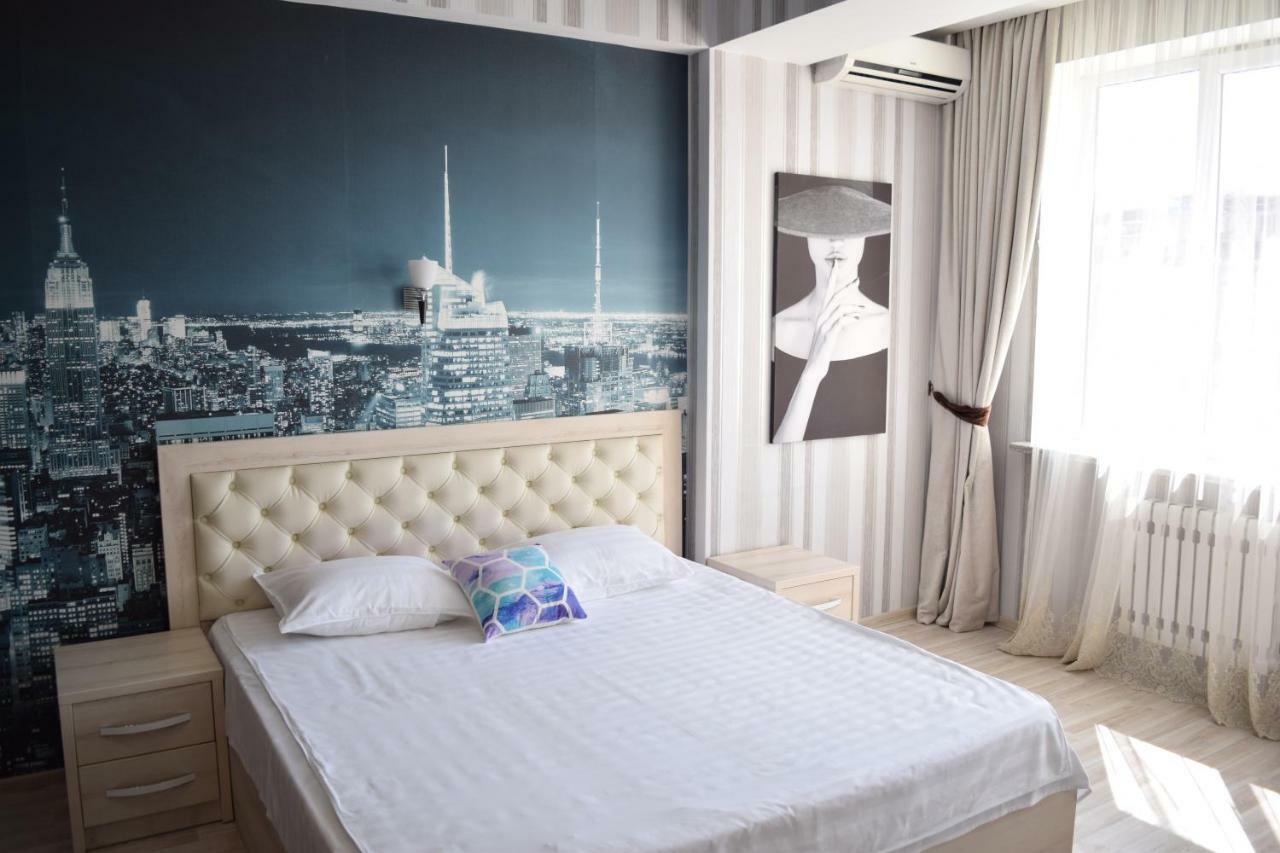 Apartment With Good View In The Center Bishkek Esterno foto